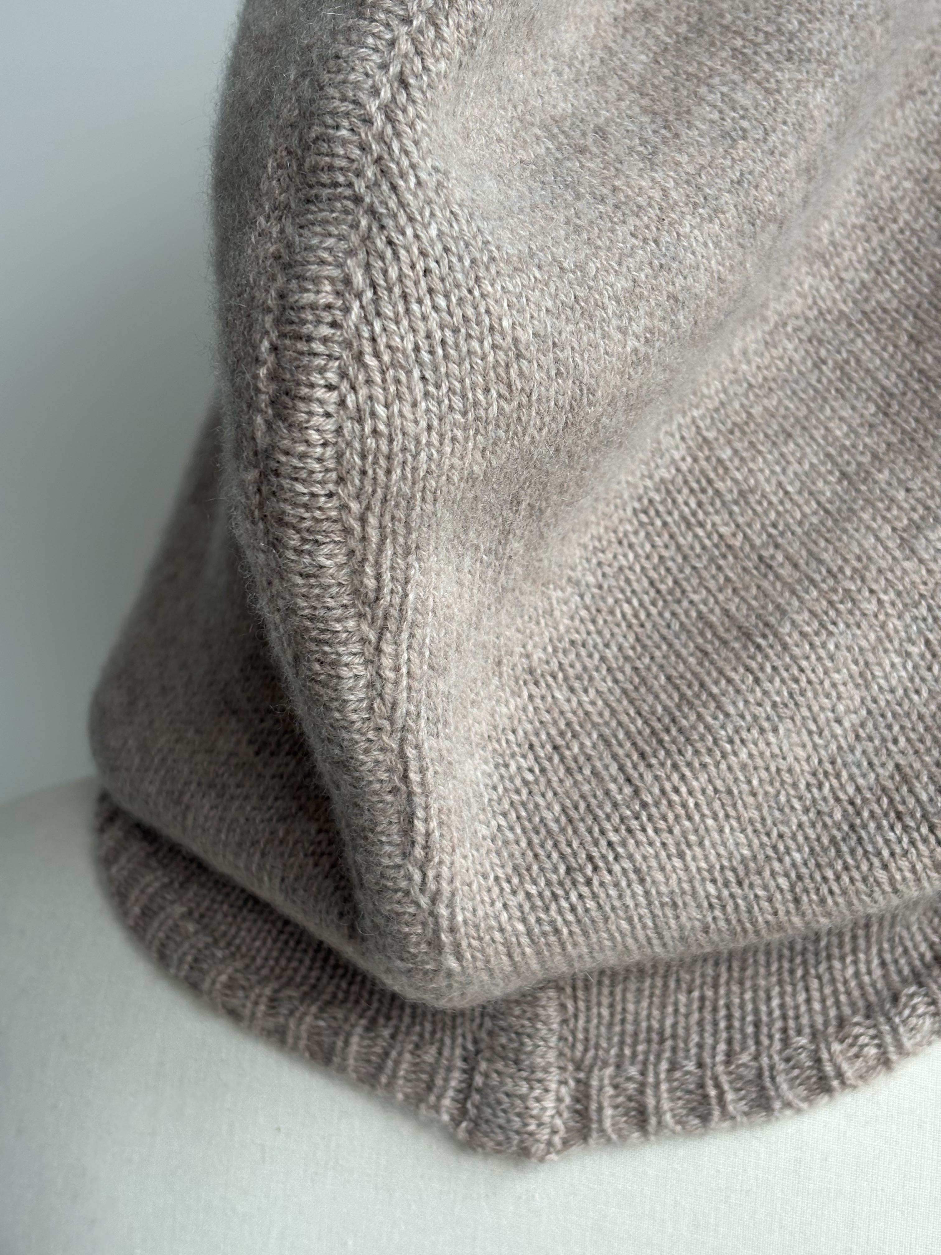 Balaclava capuche / cagoule pur cachemire jersey uni beige poussière de Lune – Image 6