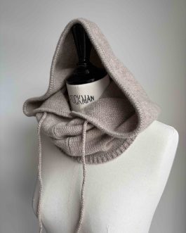 Balaclava capuche / cagoule pur cachemire jersey uni beige poussière de Lune