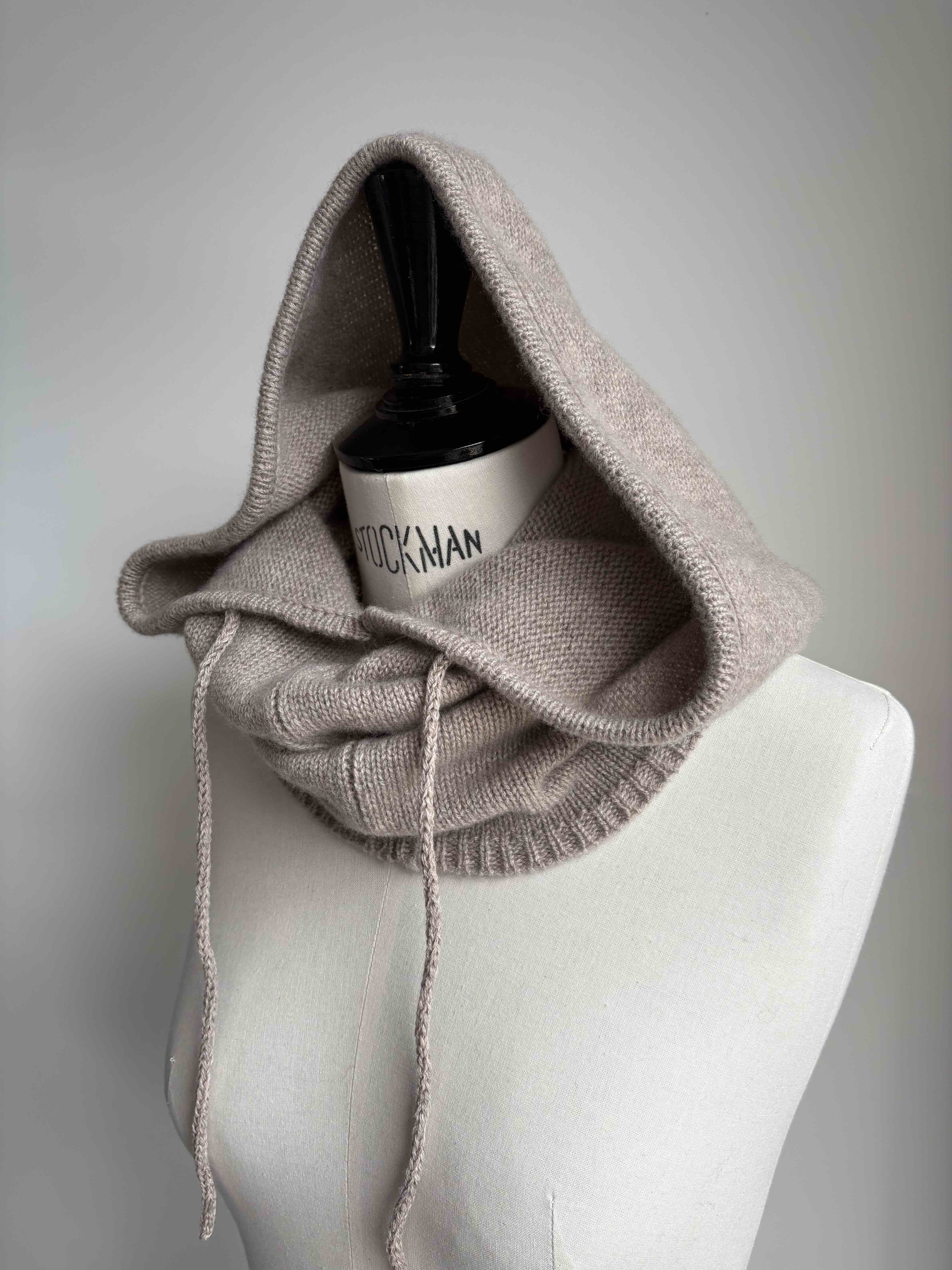 Maison Me Oh! : Balaclava capuche : cagoule pur cachemire jersey uni beige poussière de Lune