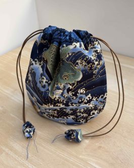 Maison Me Oh! : pochette kinchaku coton japonais motifs carpe indigo céladon or / vague