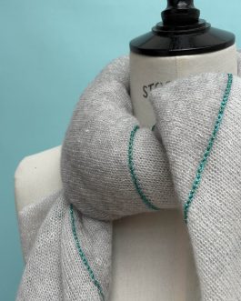 Echarpe carré double cachemire et lin gris pâle / gris brume / lurex turquoise