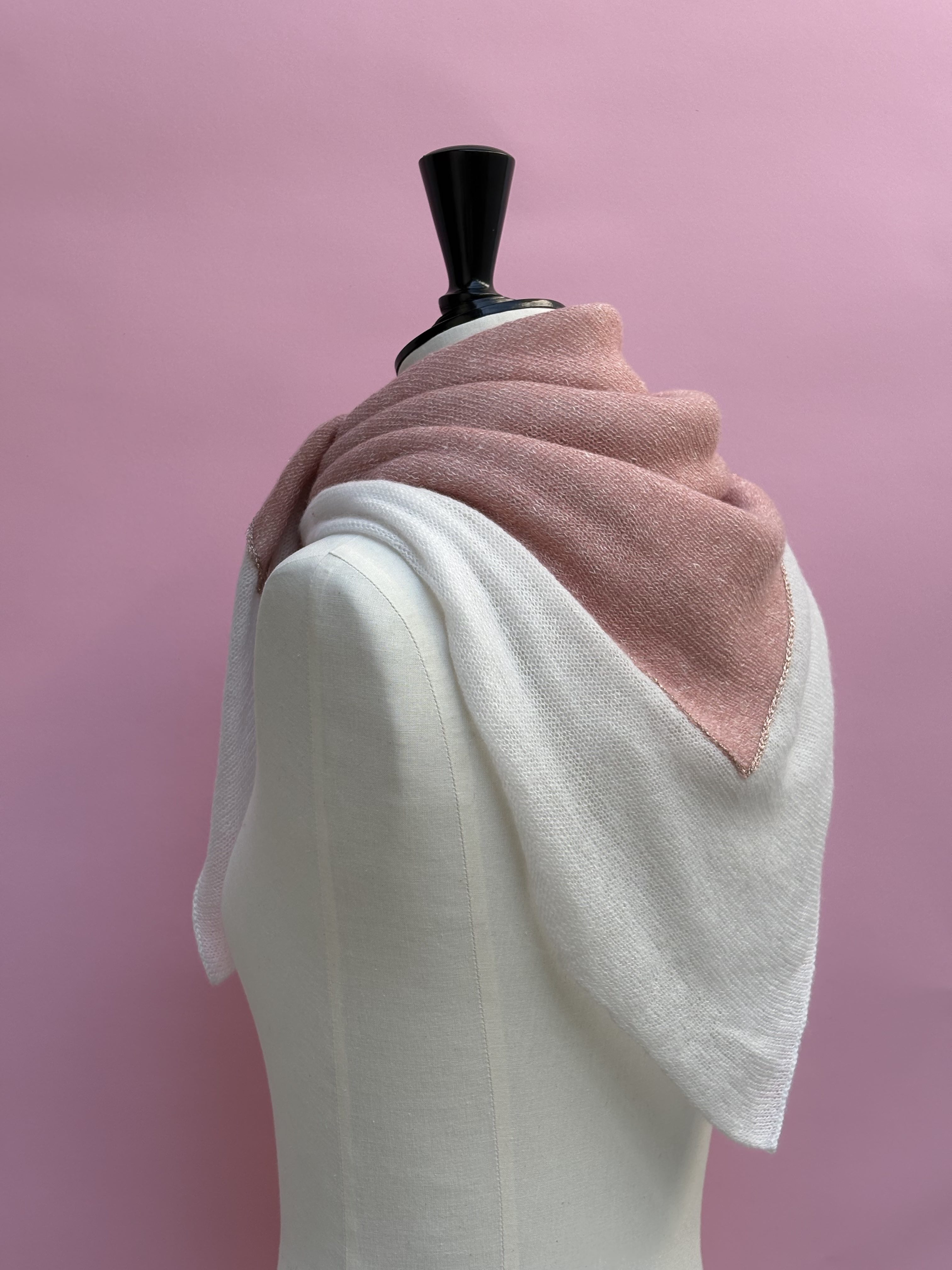 Maison Me Oh! : foulard carré cachemire et lin blanc / rose indien / lurex or rose - Fabriqué artisanalement en France (Cévennes) - 58% cachemire 42% lin