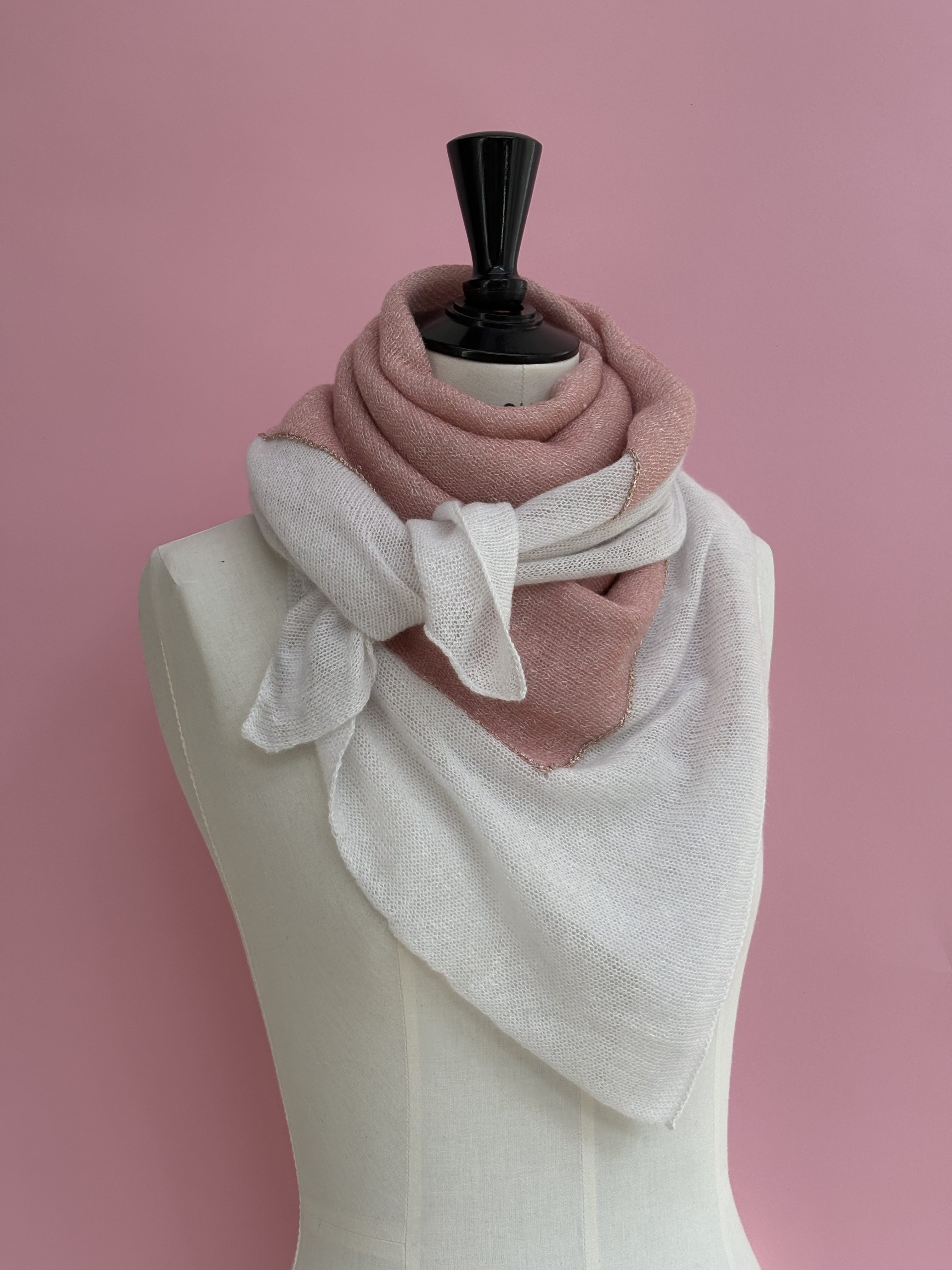 Foulard écharpe carré double cachemire et lin blanc / rose indien / lurex or rose – Image 3