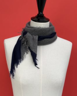 Maison Me Oh! : Foulard écharpe cachemire peigné gris souris / bleu marine - Fabrication artisanale en France - Haut de gamme - Ethique - Pièce unique